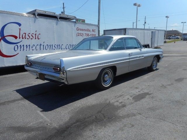 1961 Silver Pontiac Catalina --