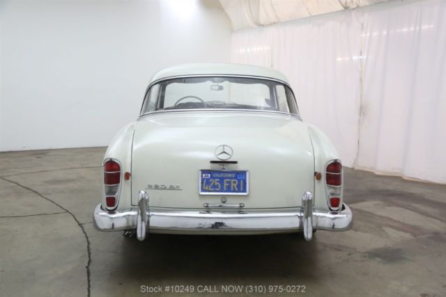 1961 White Mercedes-Benz 220SE