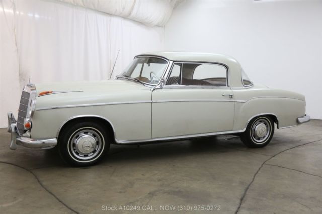 1961 White Mercedes-Benz 220SE