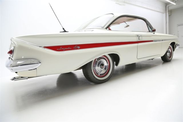 1961 White Chevrolet Impala Coupe
