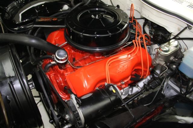 1961 White Chevrolet Impala Coupe