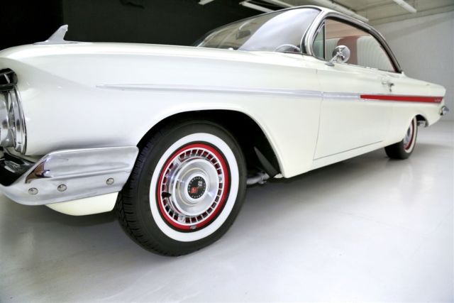 1961 White Chevrolet Impala Coupe