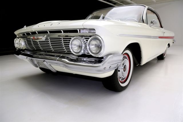1961 White Chevrolet Impala Coupe
