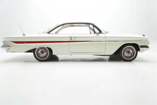 1961 White Chevrolet Impala Coupe