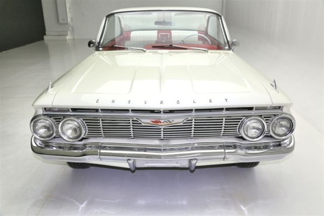 1961 White Chevrolet Impala Coupe