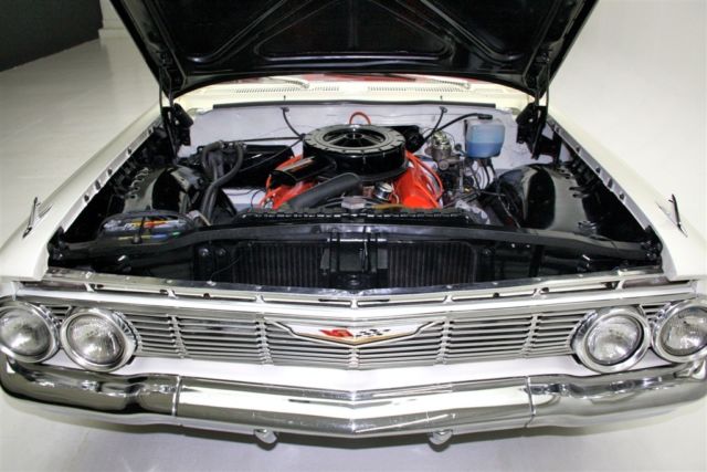 1961 White Chevrolet Impala Coupe