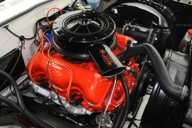 1961 White Chevrolet Impala Coupe