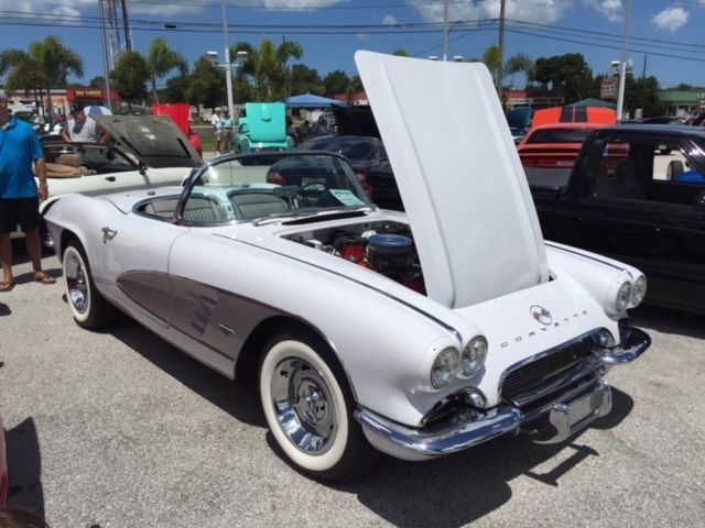 1961 White Chevrolet Corvette