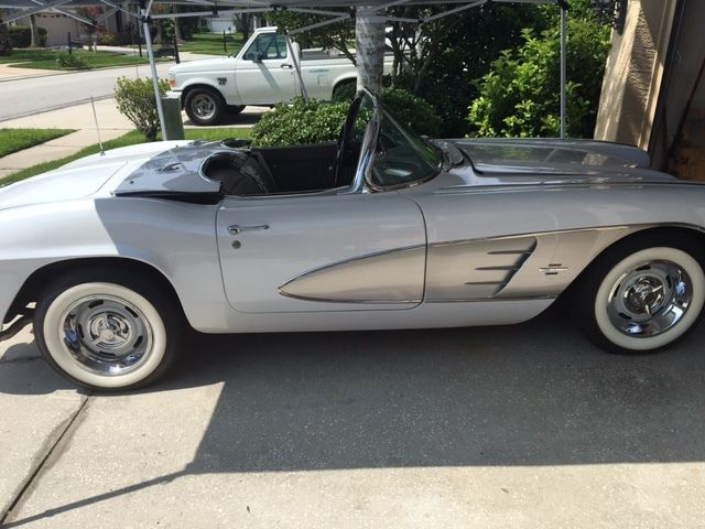 1961 White Chevrolet Corvette