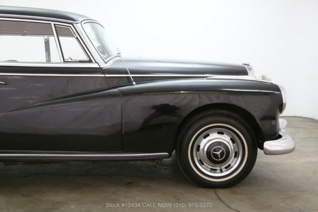 1962 Black Mercedes-Benz 300-Series