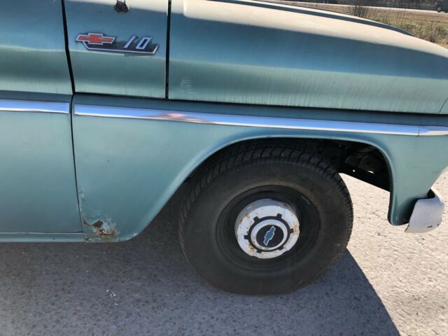 1962 Green Chevrolet C-10 Standard Cab Pickup