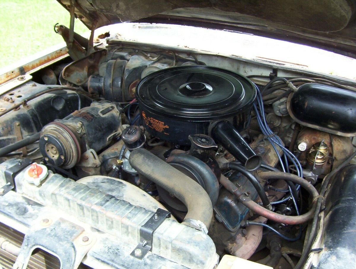 1962 White Cadillac Fleetwood Sedan