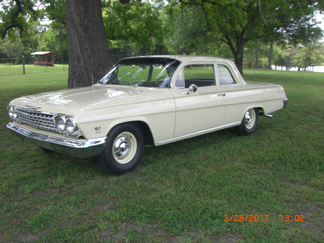 1962 butternut cream Chevrolet Bel Air/150/210 2 dr