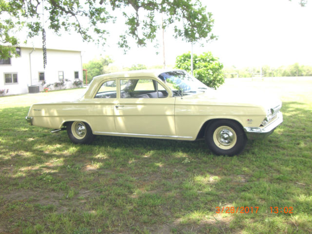1962 butternut cream Chevrolet Bel Air/150/210 2 dr