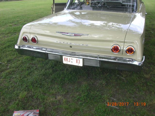 1962 butternut cream Chevrolet Bel Air/150/210 2 dr