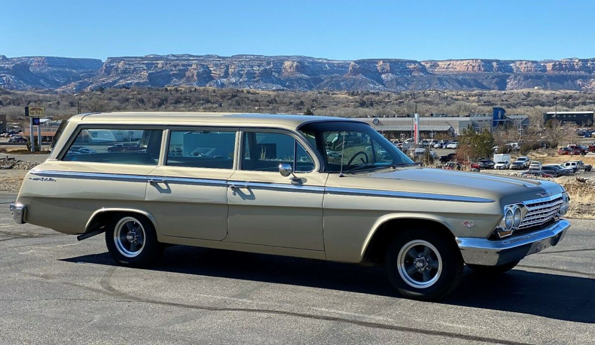 1962 Anniversary Gold Metalic Chevrolet Bel Air/150/210 Station Wagon