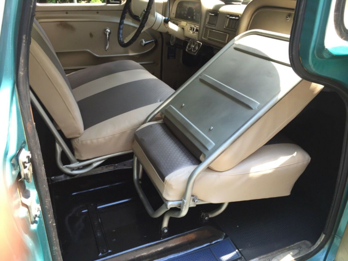 1962 Chevrolet C/K Pickup 1500 8 passenger