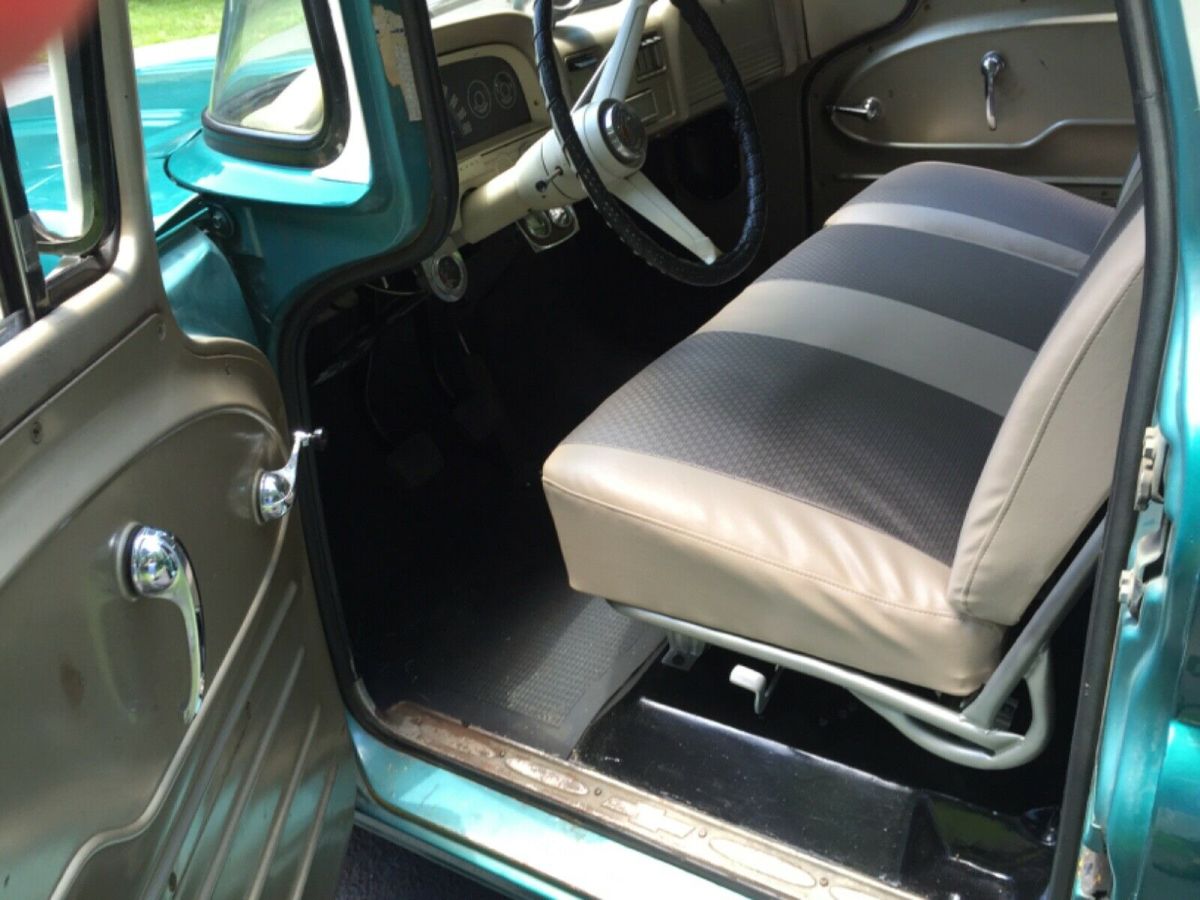 1962 Chevrolet C/K Pickup 1500 8 passenger