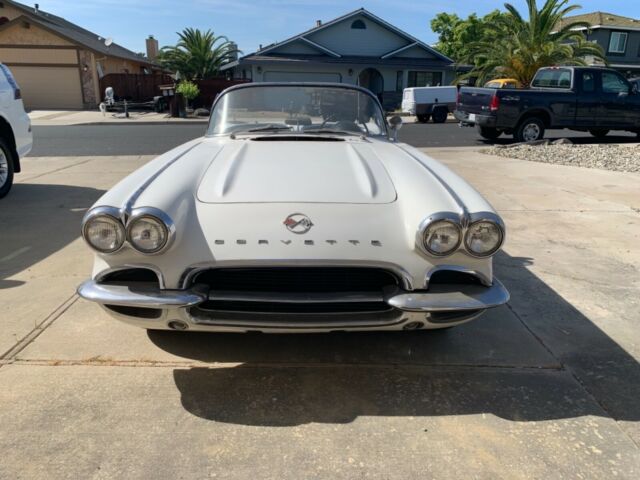 1962 White Chevrolet Corvette Convertible