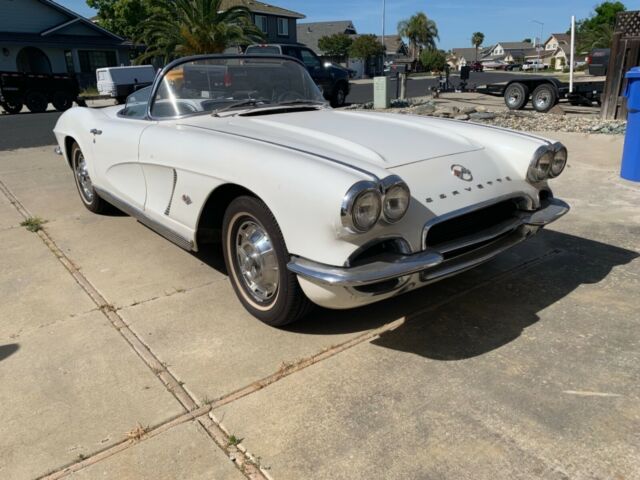 1962 White Chevrolet Corvette Convertible