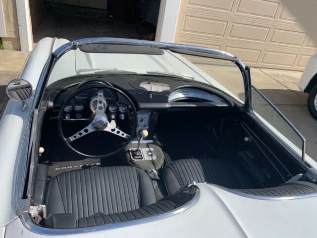 1962 White Chevrolet Corvette Convertible