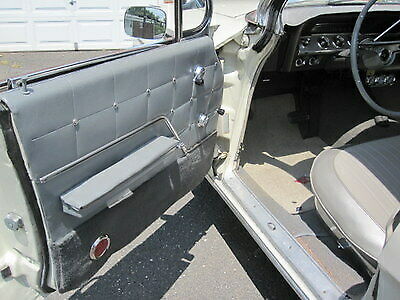 1962 White Chevrolet Impala Sedan