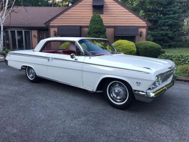 1962 White Chevrolet Impala Coupe