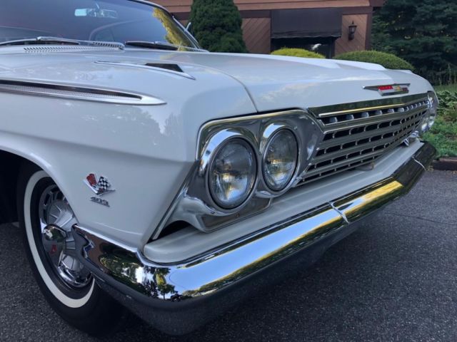 1962 White Chevrolet Impala Coupe