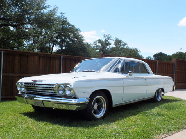 1962 White Chevrolet Impala Coupe