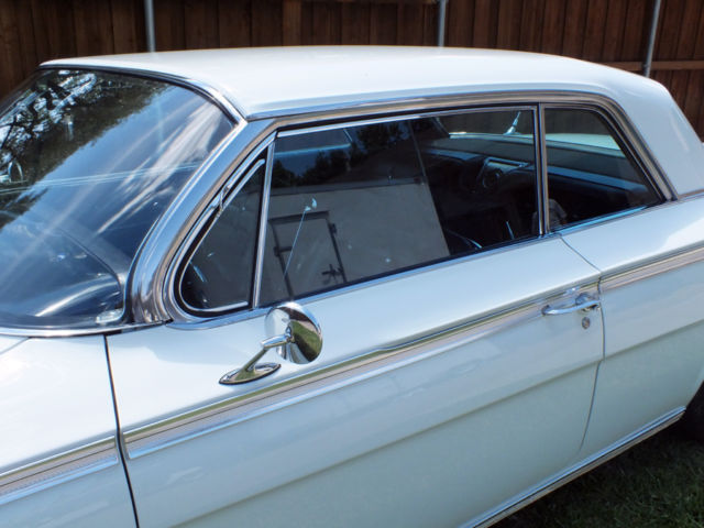1962 White Chevrolet Impala Coupe