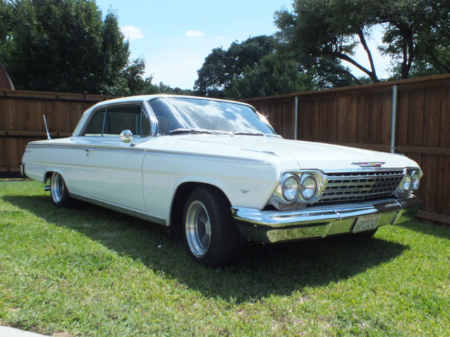 1962 White Chevrolet Impala Coupe