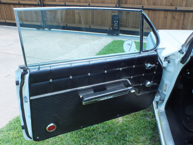 1962 White Chevrolet Impala Coupe