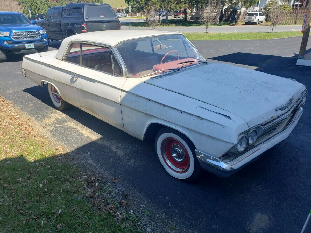 1962 White Chevrolet Bel Air/150/210 Coupe