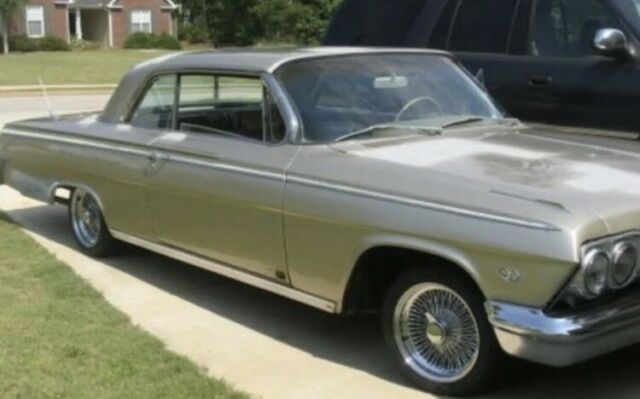 1962 Gold Chevrolet Impala Coupe