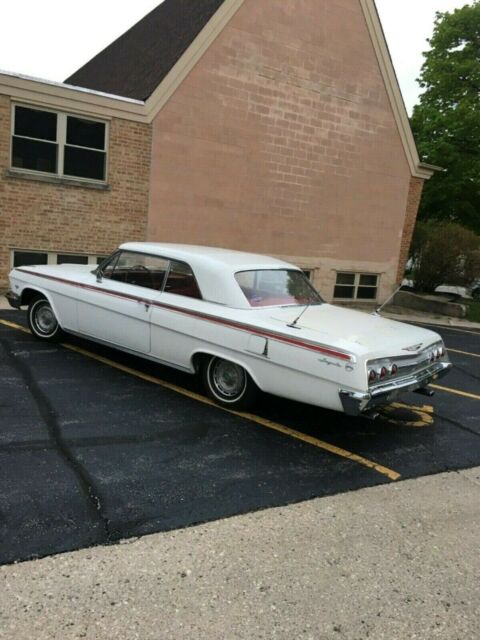 1962 White Chevrolet Impala Coupe