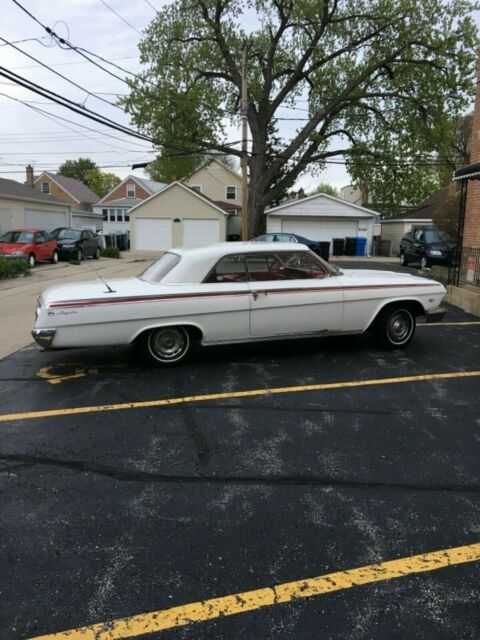 1962 White Chevrolet Impala Coupe