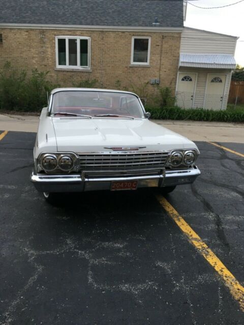 1962 White Chevrolet Impala Coupe