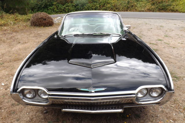 1962 White Top / Raven Black Ford Thunderbird Coupe