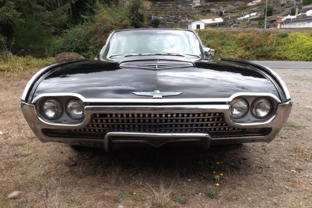 1962 White Top / Raven Black Ford Thunderbird Coupe