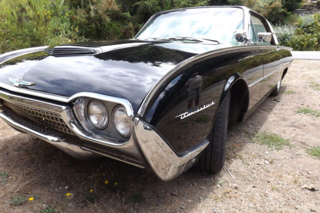 1962 White Top / Raven Black Ford Thunderbird Coupe