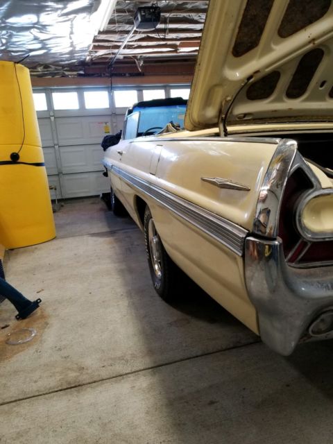 1962 Pontiac Bonneville Convertible