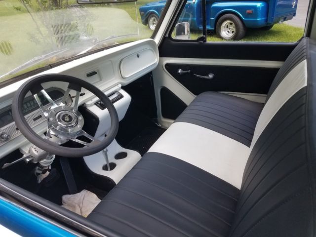 1962 White Chevrolet Corvair