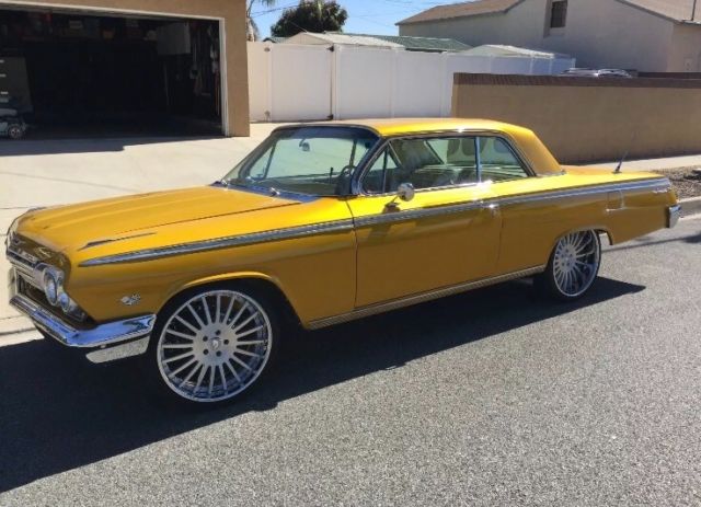 1962 Gold Chevrolet Impala