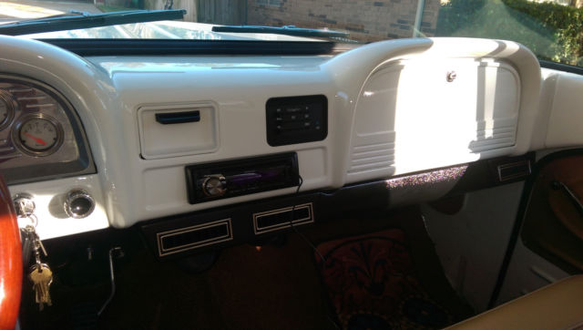 1962 White Chevrolet C-10