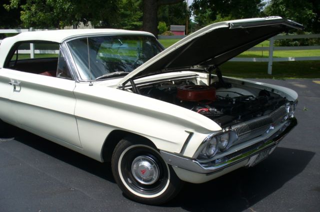 1962 White Oldsmobile Cutlass Convertible