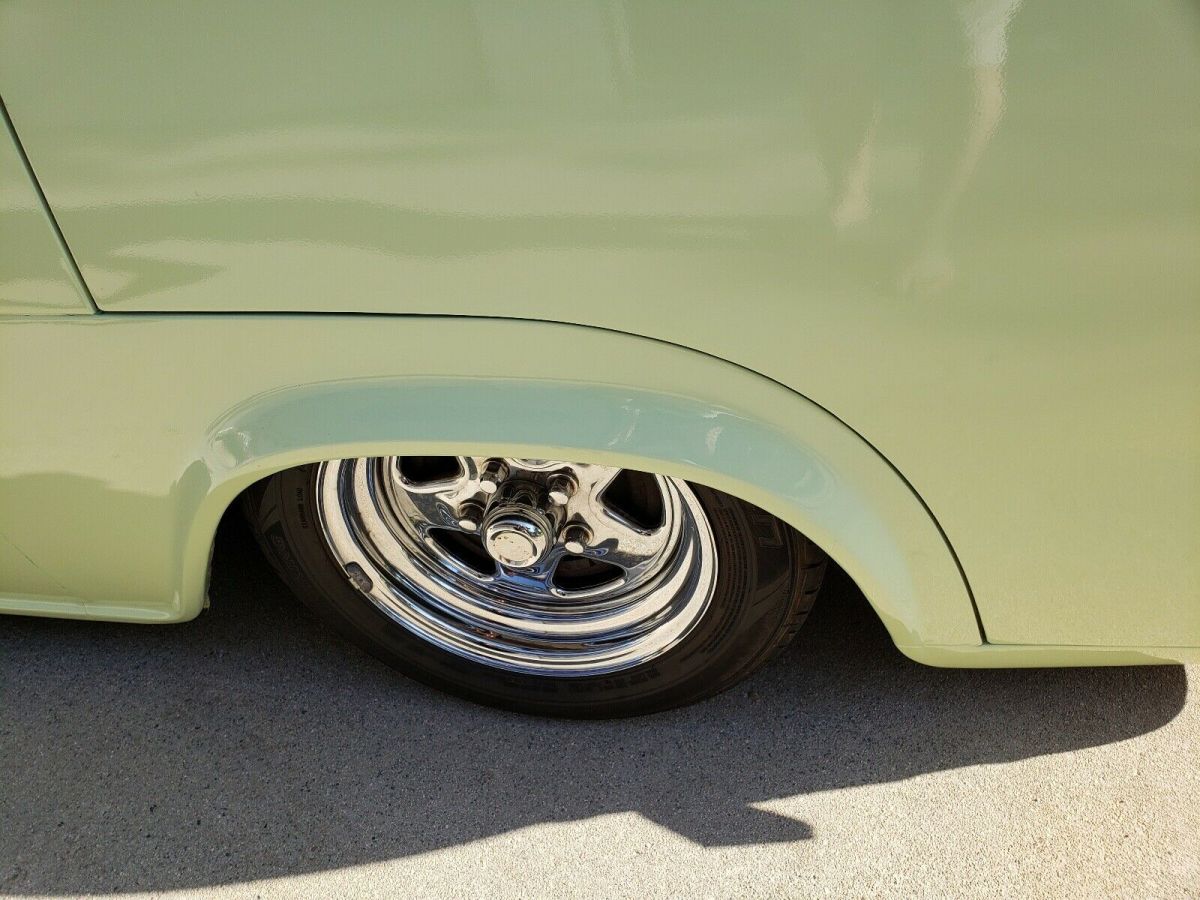 1962 Green Ford Econoline Van