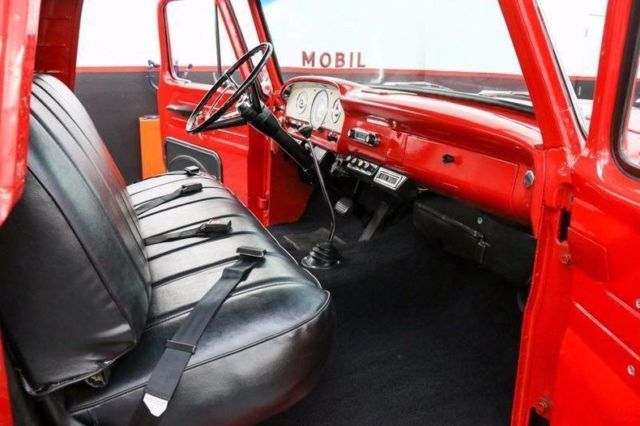 1962 -- Ford F-100 Pickup Truck