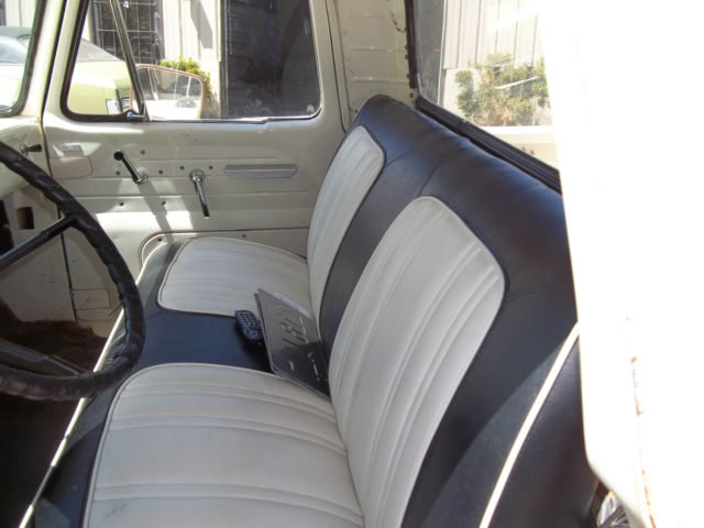 1962 White Ford F-100