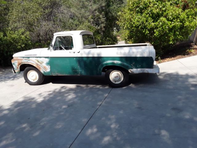 1962 Green / white Ford F-100 Uni-body