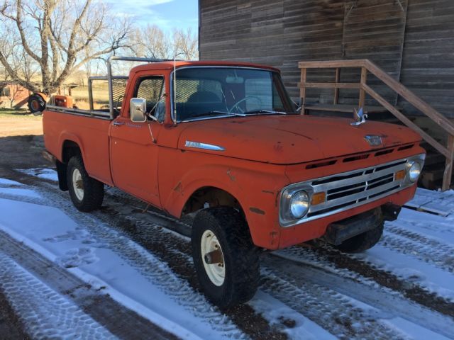 1962 Ford F-250 Pickup Truck
